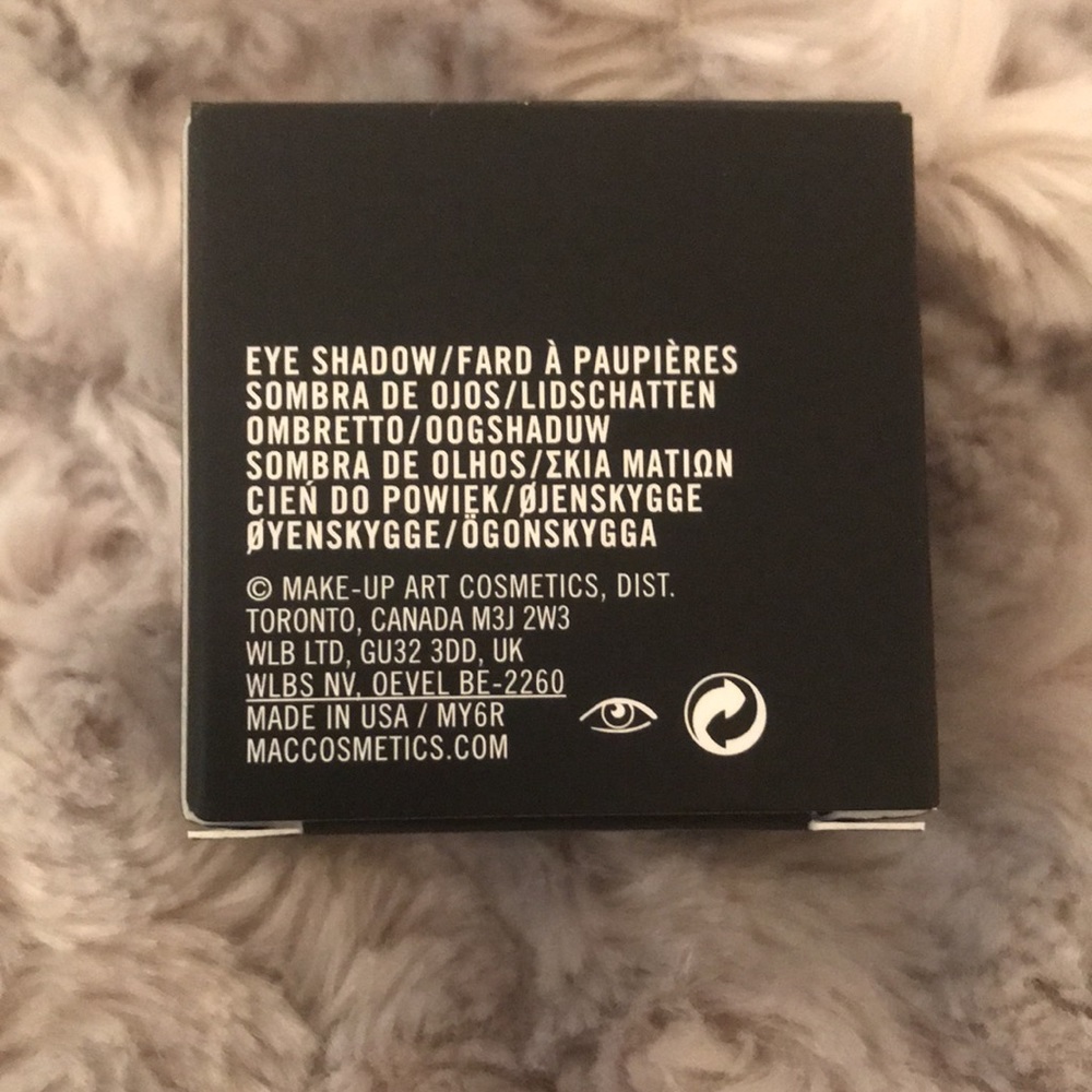 MAC Eye Shadow in Motif! BNIB - Picture 6 of 8